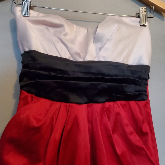 IMPRESS! White/Red Strapless Dress w/Pockets - Size M - Picture 2 of 7